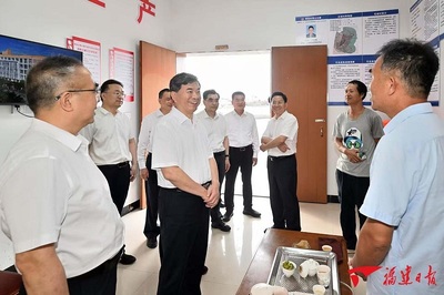 堅定信心抓發展 攻堅克難促四穩 全面提升治理服務水平